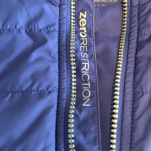 Women’s Zero Restriction TESS vest in purple. Like new! - Picture 2 of 4